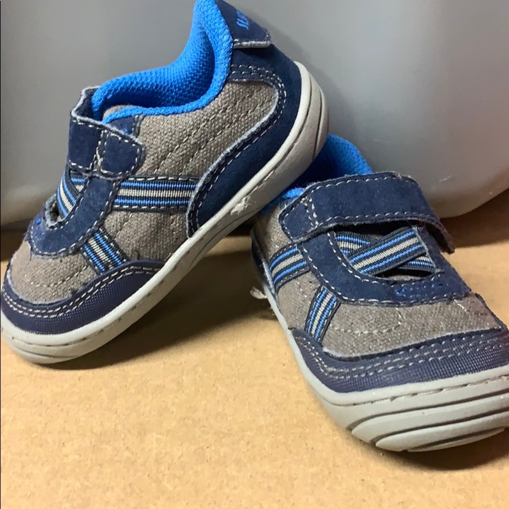 Size 4 surprise by stride rite